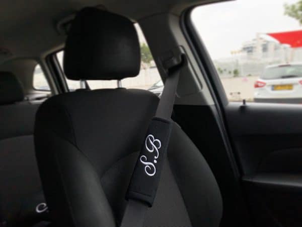 כיסוי לחגורת הרכב עם רקמה בעיצוב אישי