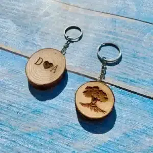 מחזיק מפתחות גזע עם חריטה בעיצוב אישי