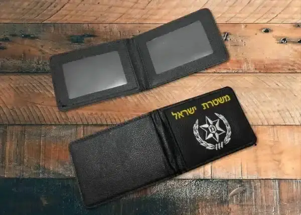 ⁦חדש! ארנק לתעודה מזהה עם רקמת סמל⁩ – תמונה ⁦2⁩