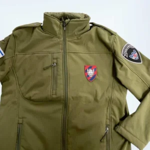 מעיל סופטשל משטרה צבאית- פאצ' כתף וסמל בחזית