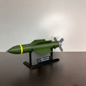 דגם פצצת GBU-57 MOP בהדפסת תלת מימד
