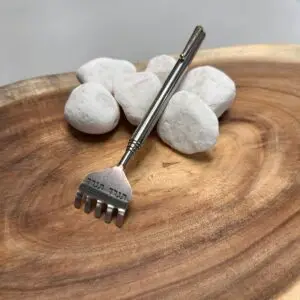 מגרד גב טלסקופי בחריטה אישית