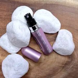 בקבוקון לבושם בחריטה אישית